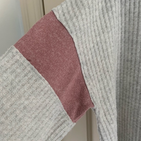 VEUC SO Gray and Pink Long Sleeve Shirt - Picture 3 of 6